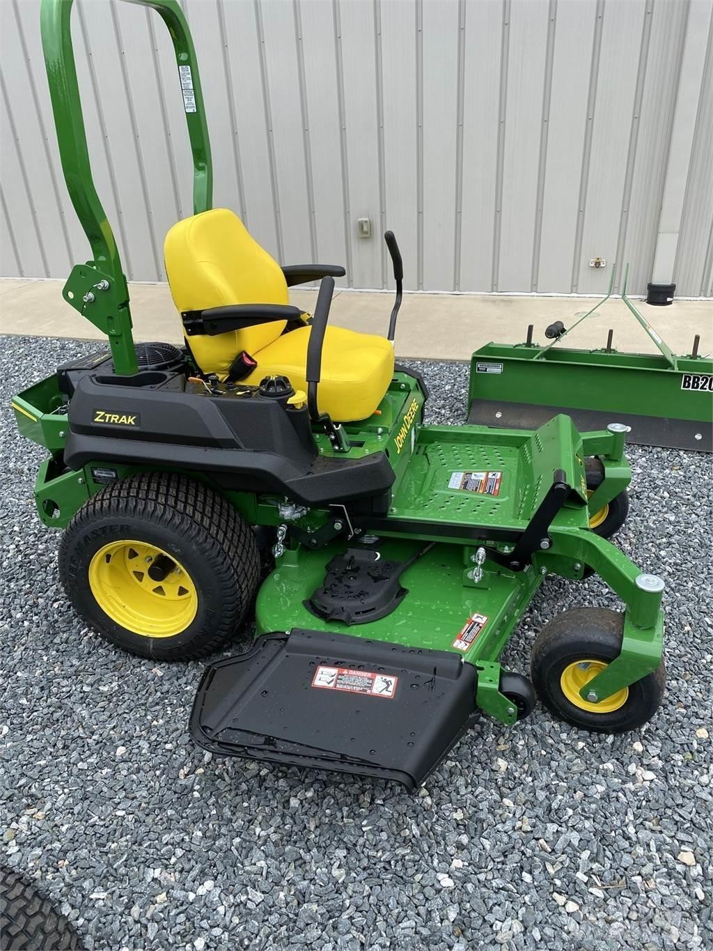 John Deere Z720E Sekačky s nulovým poloměrem otáčení