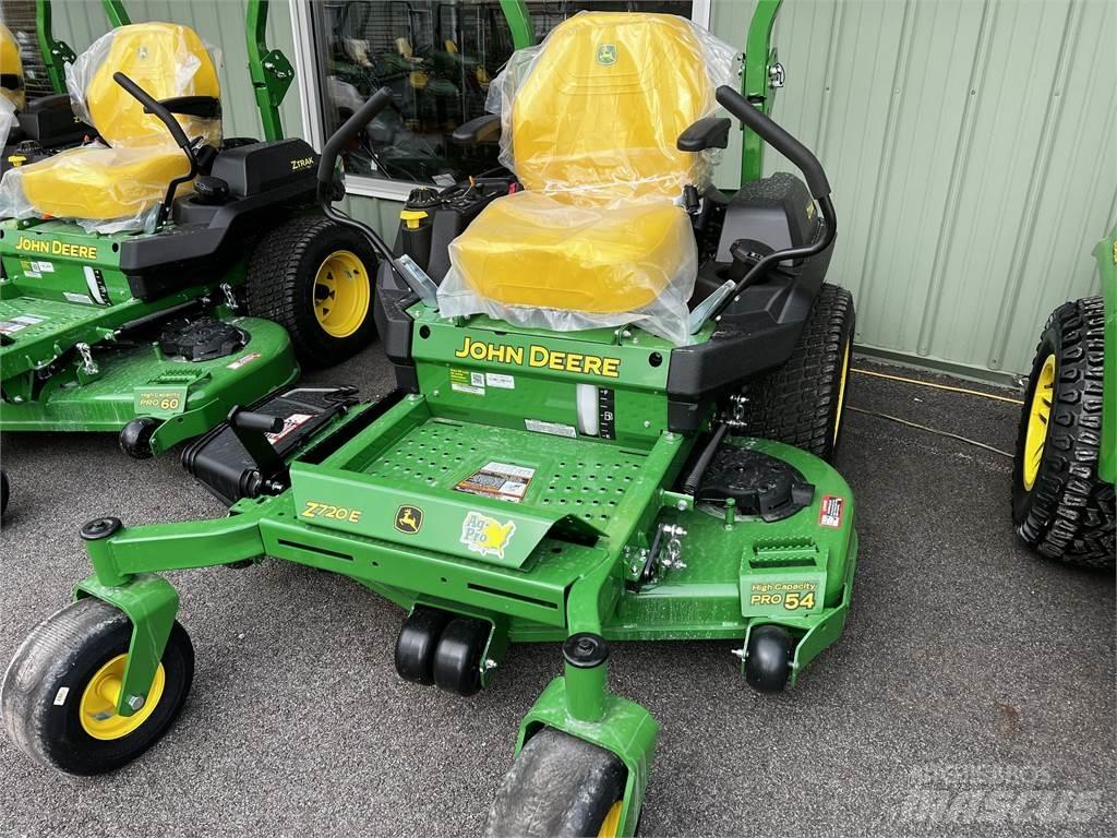 John Deere Z720E Sekačky s nulovým poloměrem otáčení