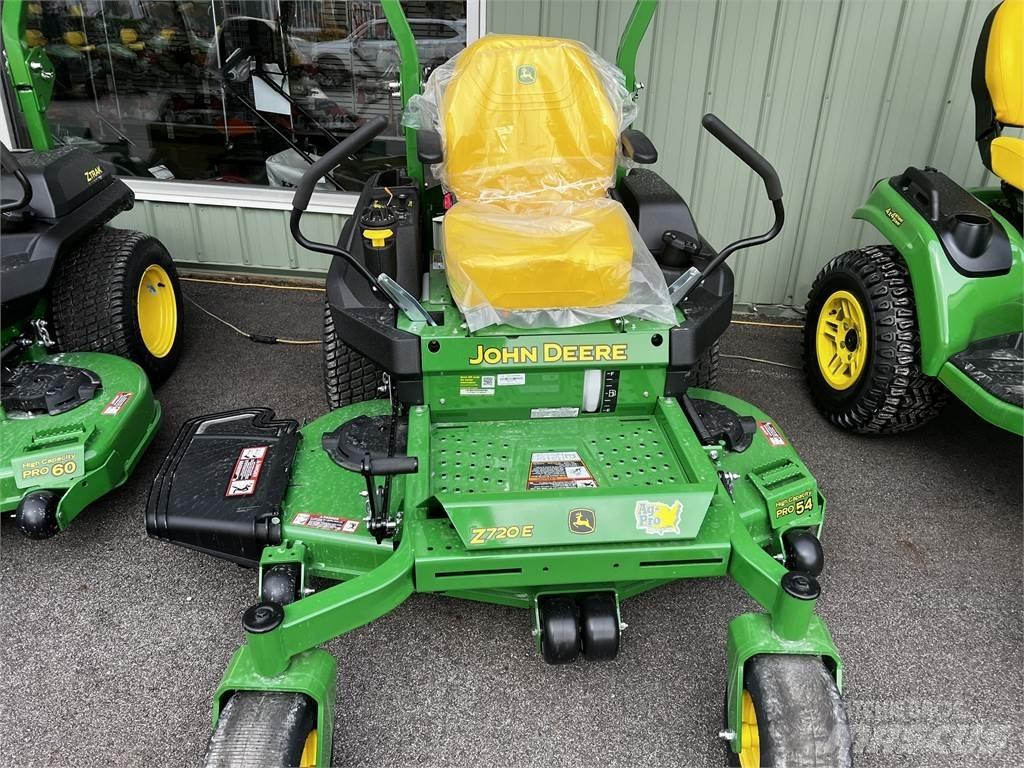 John Deere Z720E Sekačky s nulovým poloměrem otáčení