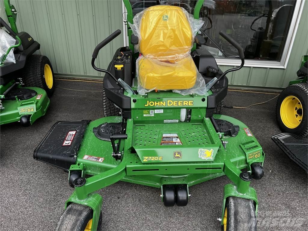 John Deere Z720E Sekačky s nulovým poloměrem otáčení