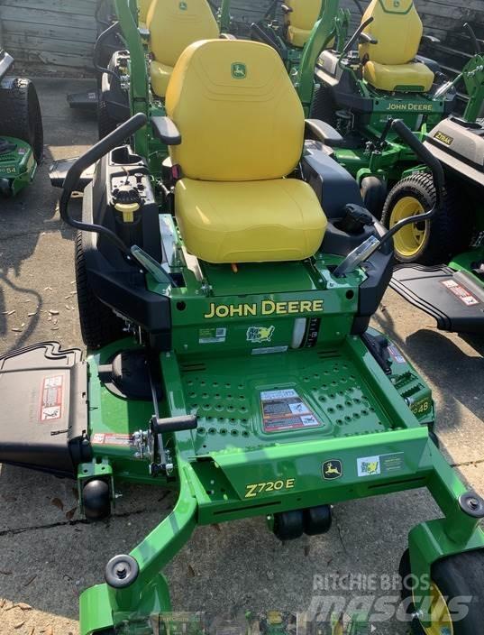 John Deere Z720E Sekačky s nulovým poloměrem otáčení