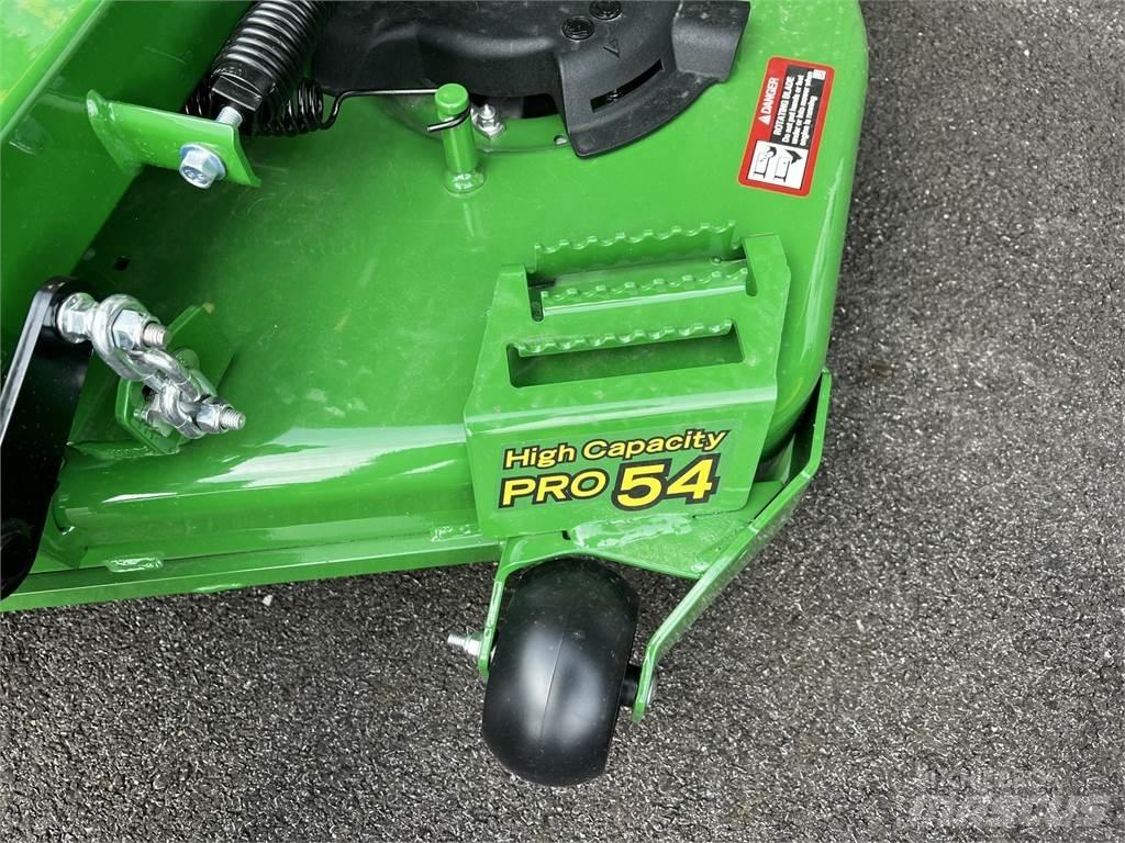 John Deere Z730M Sekačky s nulovým poloměrem otáčení