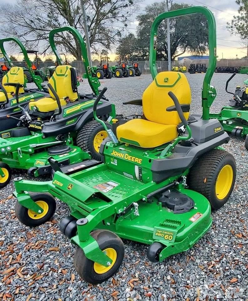 John Deere Z730M Sekačky s nulovým poloměrem otáčení