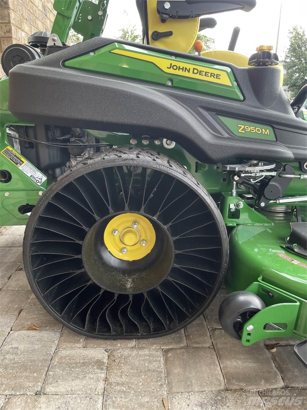 John Deere Z950M Sekačky s nulovým poloměrem otáčení