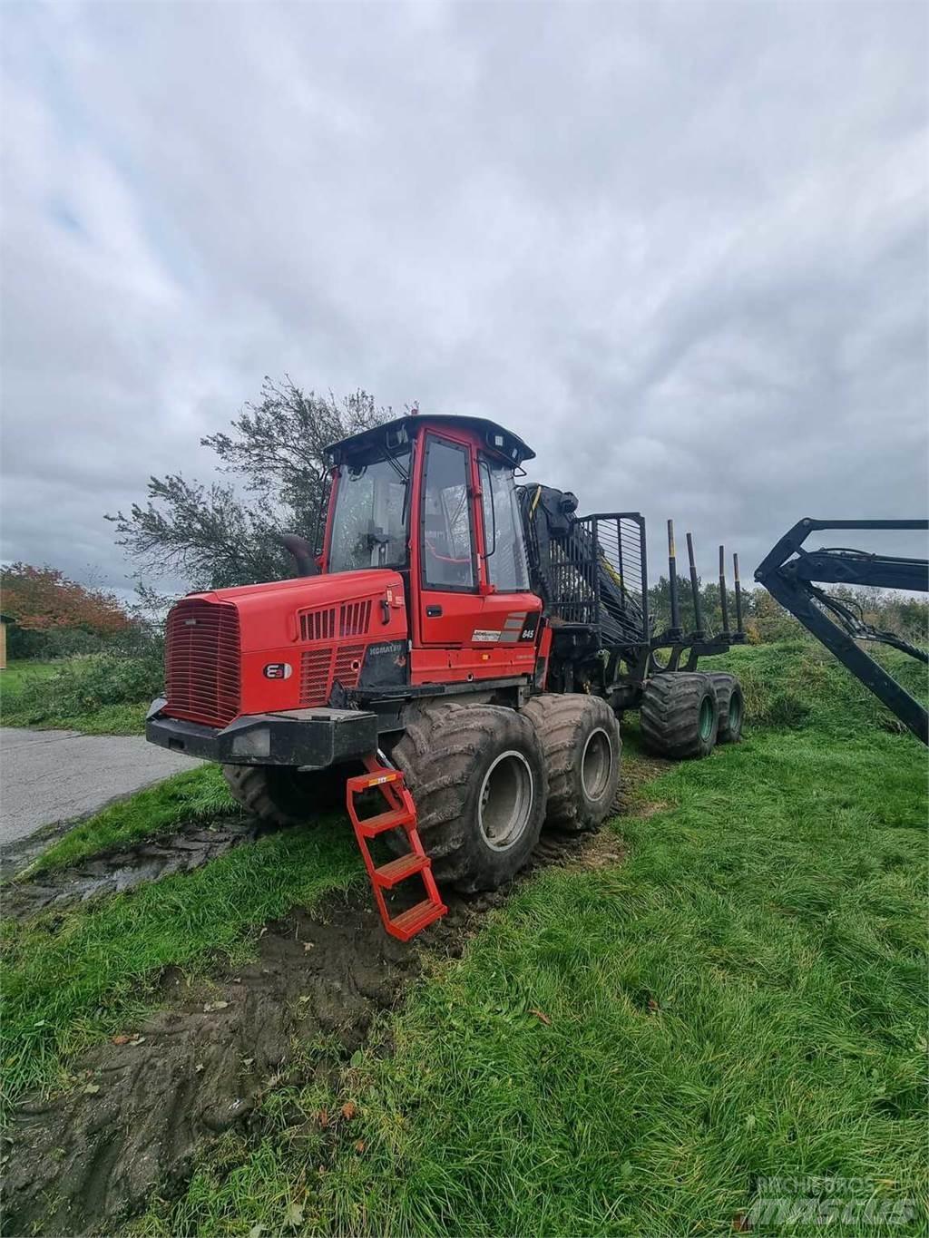Komatsu 845 Vyvážecí traktory