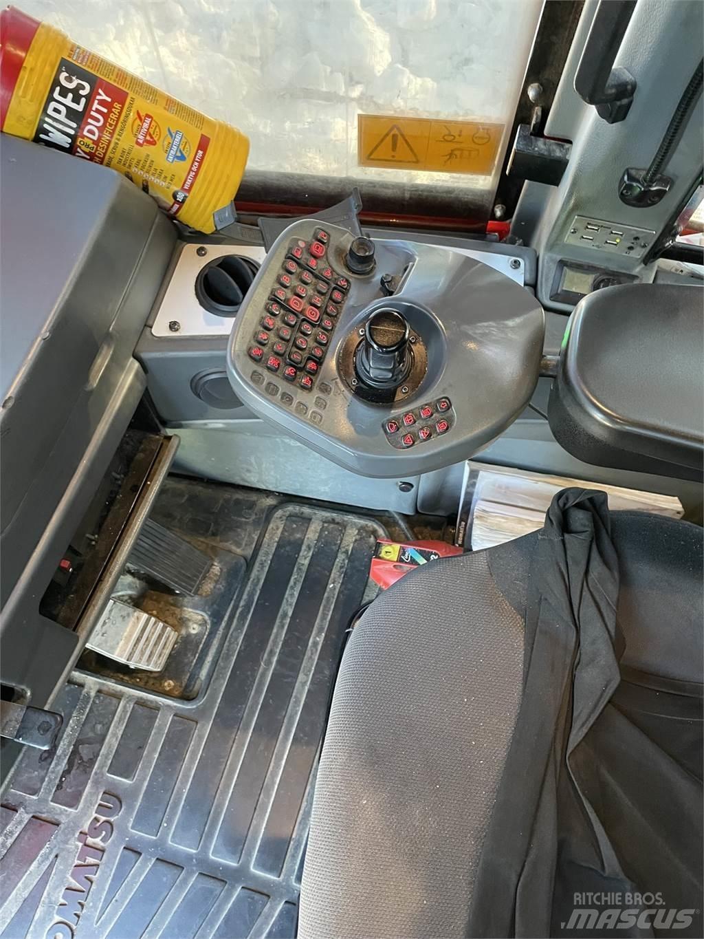 Komatsu 895 Vyvážecí traktory