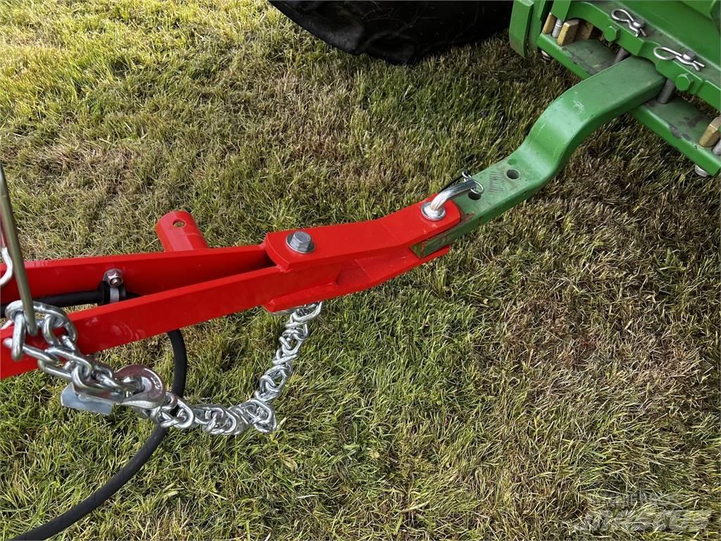 Kuhn GA4231T Obraceče a shrabovače sena