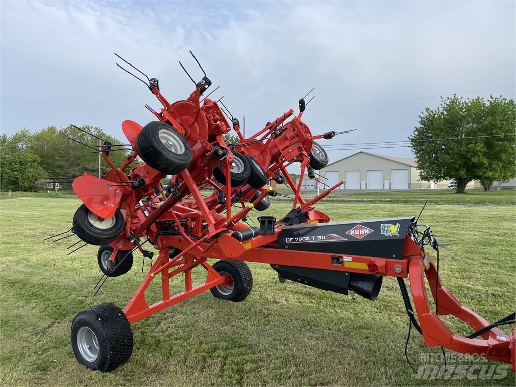 Kuhn GF7902 Obraceče a shrabovače sena