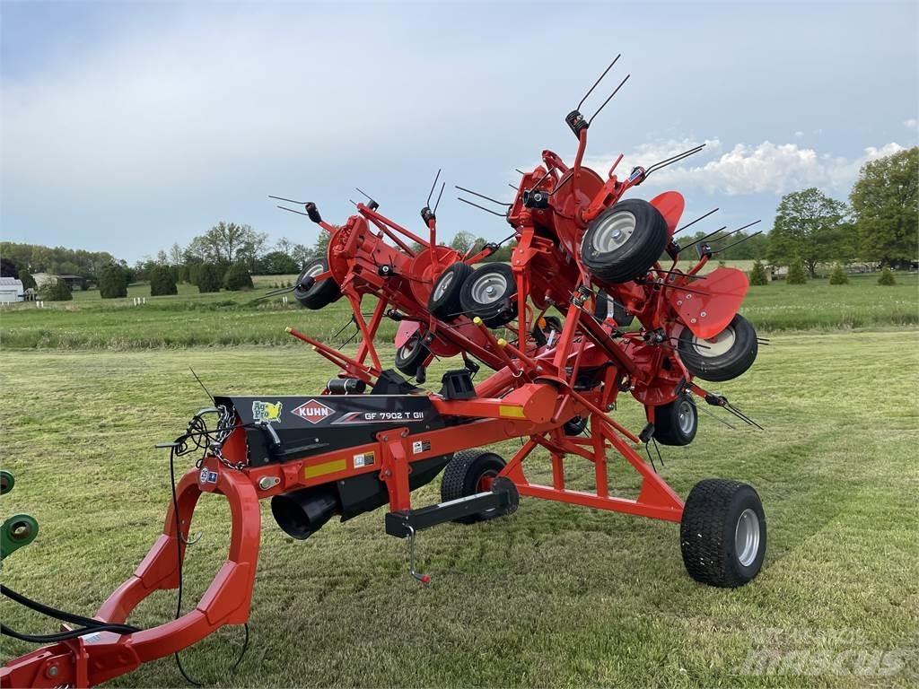 Kuhn GF7902 Obraceče a shrabovače sena