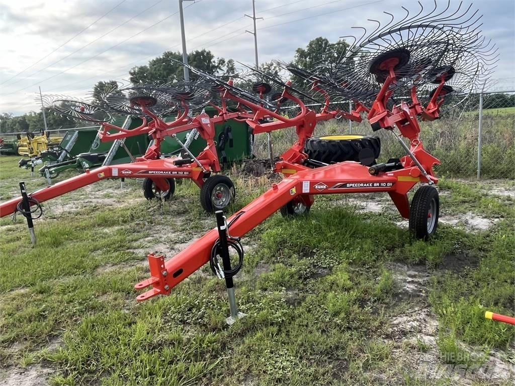 Kuhn SR110 Obraceče a shrabovače sena