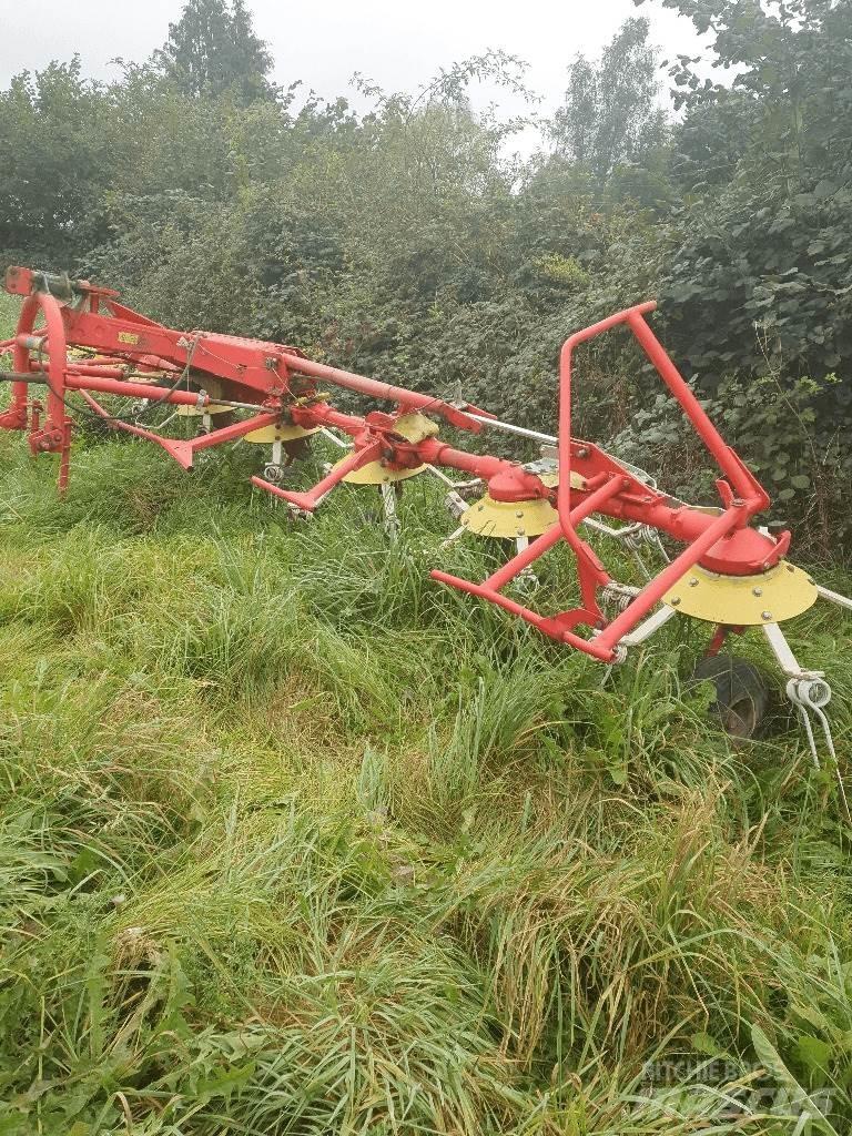 Pöttinger 810N Obraceče a shrabovače sena