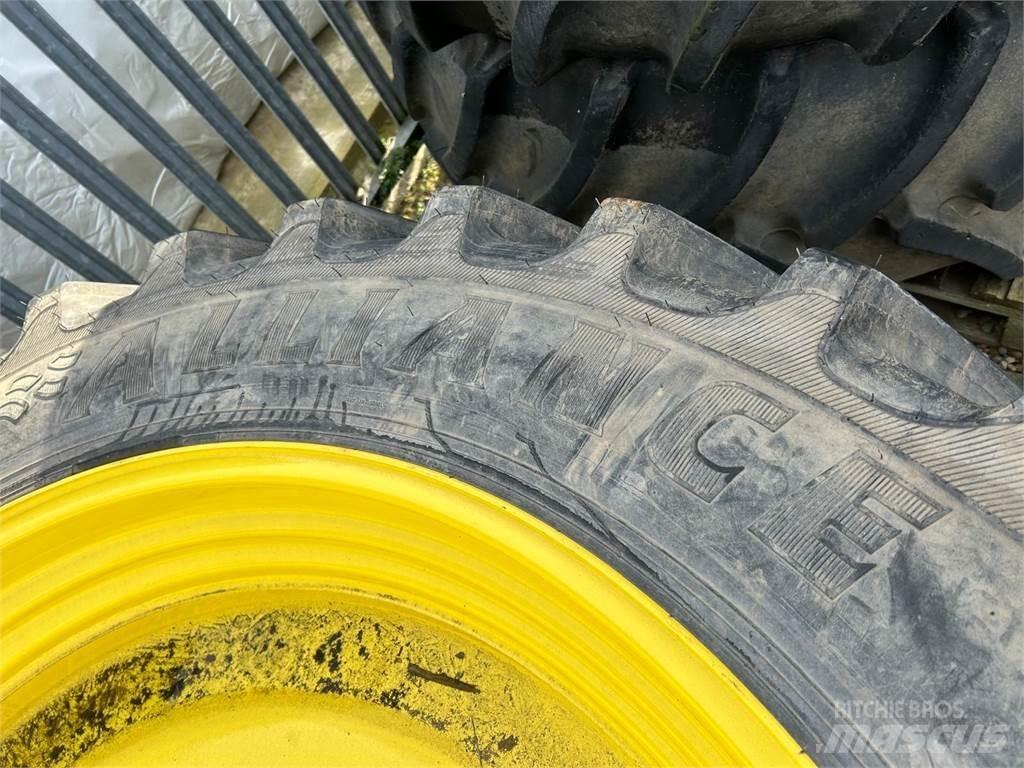  Row Crop Tyres Pneumatiky, kola a ráfky