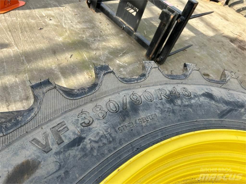  Row Crop Tyres Pneumatiky, kola a ráfky