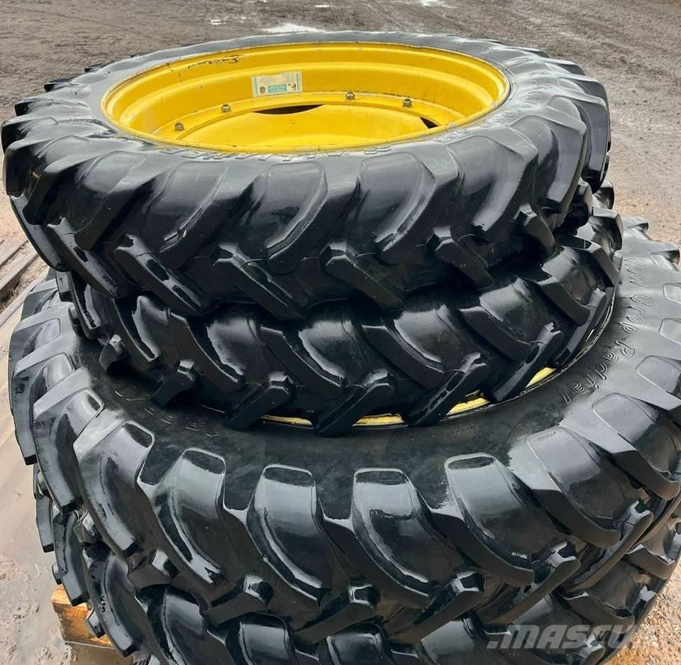  Row Crop Wheels Pneumatiky, kola a ráfky