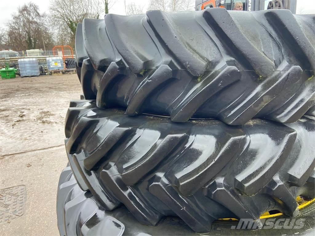  Row Crop Wheels Pneumatiky, kola a ráfky
