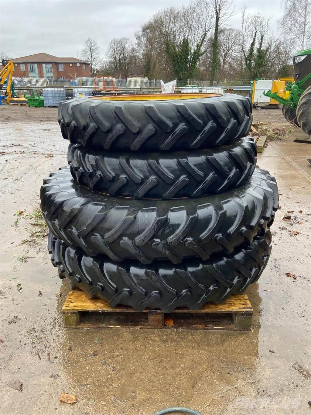  Row Crop Wheels Pneumatiky, kola a ráfky