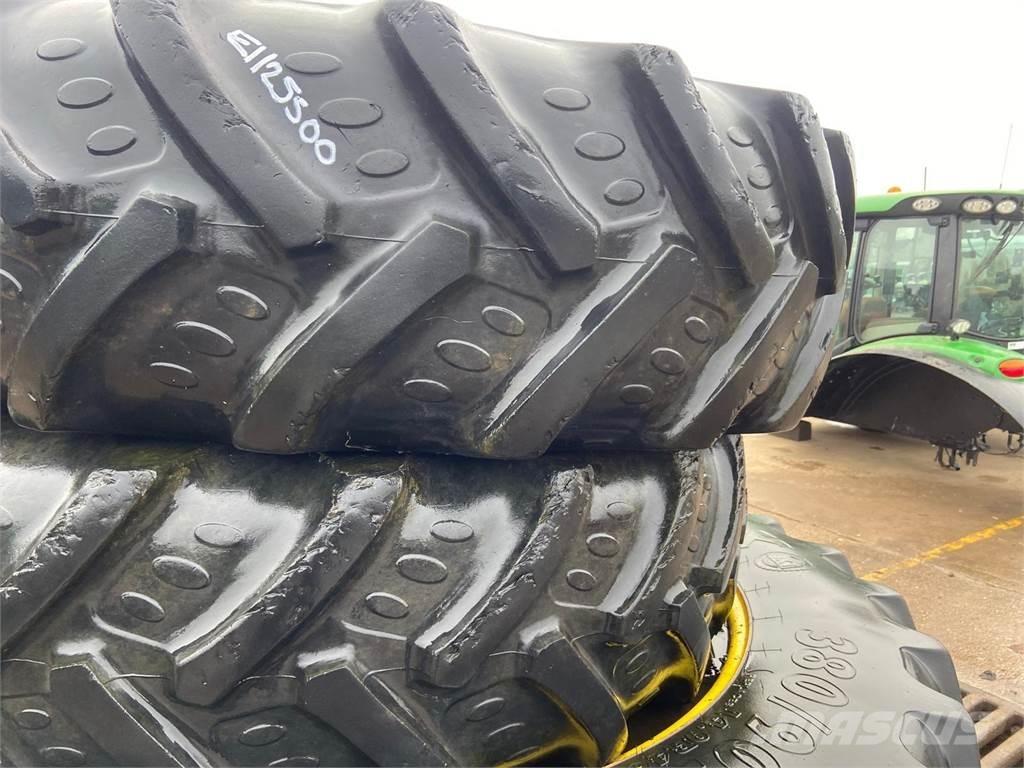  Row Crop Wheels Pneumatiky, kola a ráfky