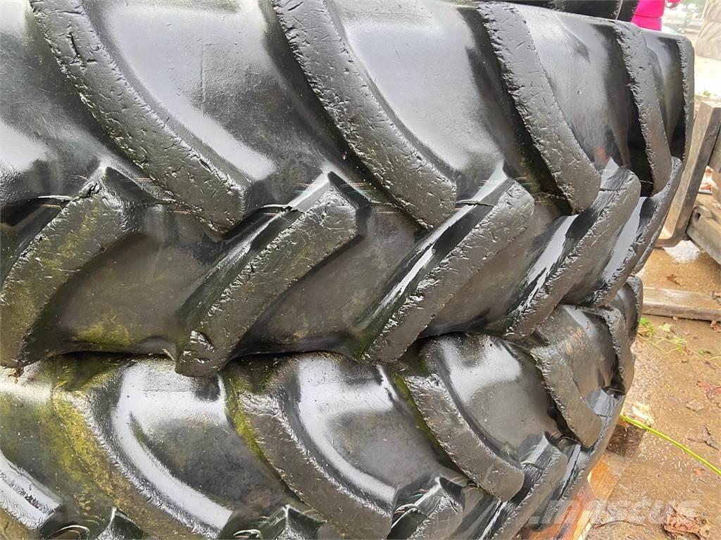  Row Crop Wheels Pneumatiky, kola a ráfky