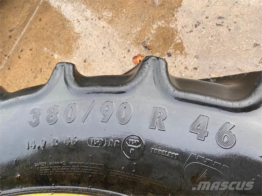  Row Crop Wheels Pneumatiky, kola a ráfky