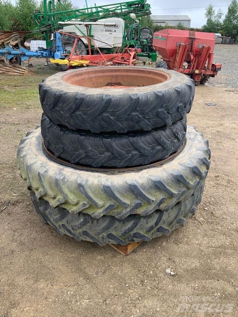  Row Crop Wheels Pneumatiky, kola a ráfky