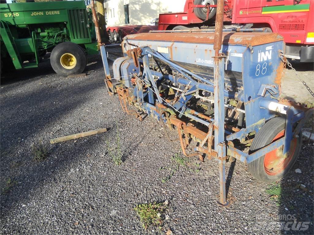  Semeador de erva Mechanické secí stroje