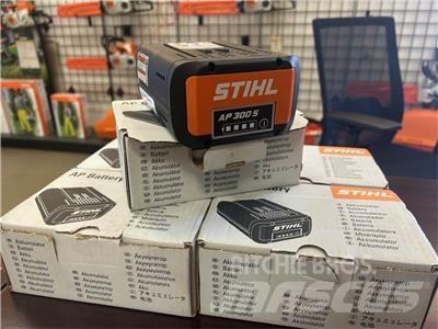 Stihl AP300S Golfové vozíky