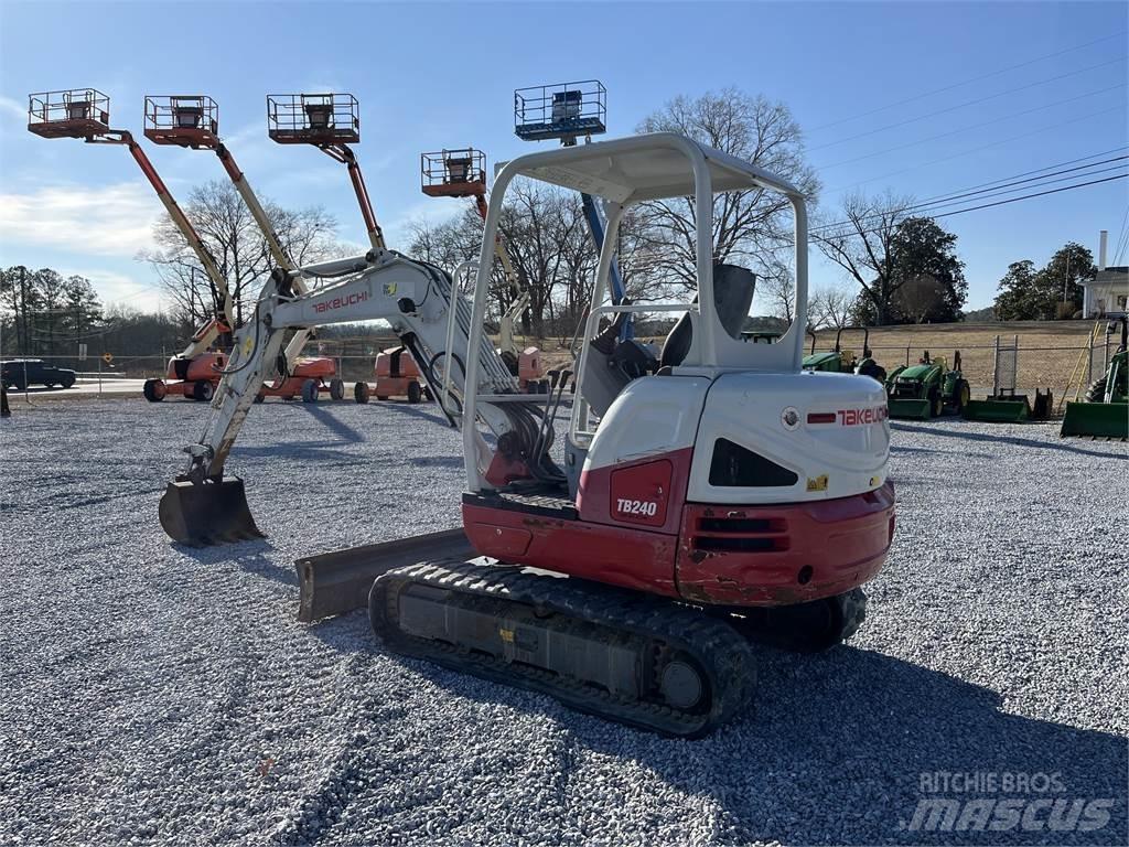 Takeuchi TB240 Mini rýpadla < 7t
