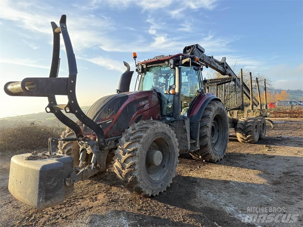 Valtra T174 Vyvážecí traktory