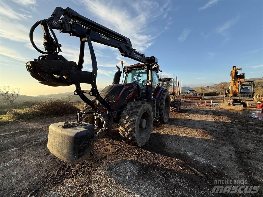 Valtra T174 Vyvážecí traktory