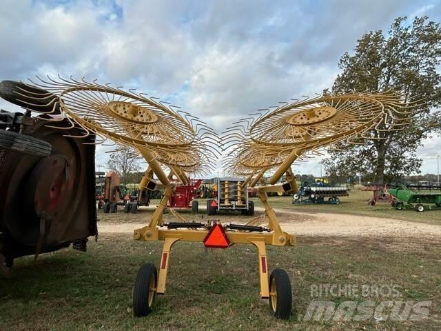 Vermeer VR1224 Obraceče a shrabovače sena