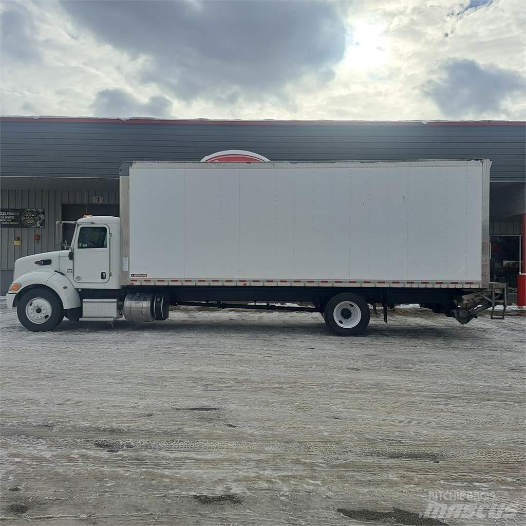 Peterbilt 337 Skříňová nástavba