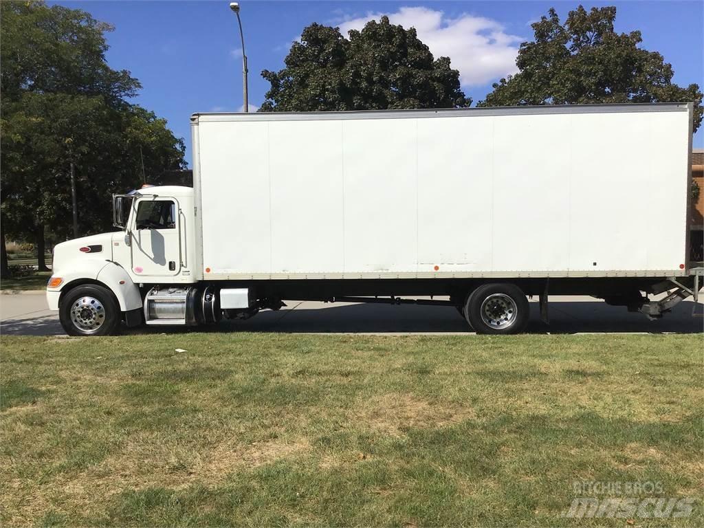 Peterbilt 337 Skříňová nástavba