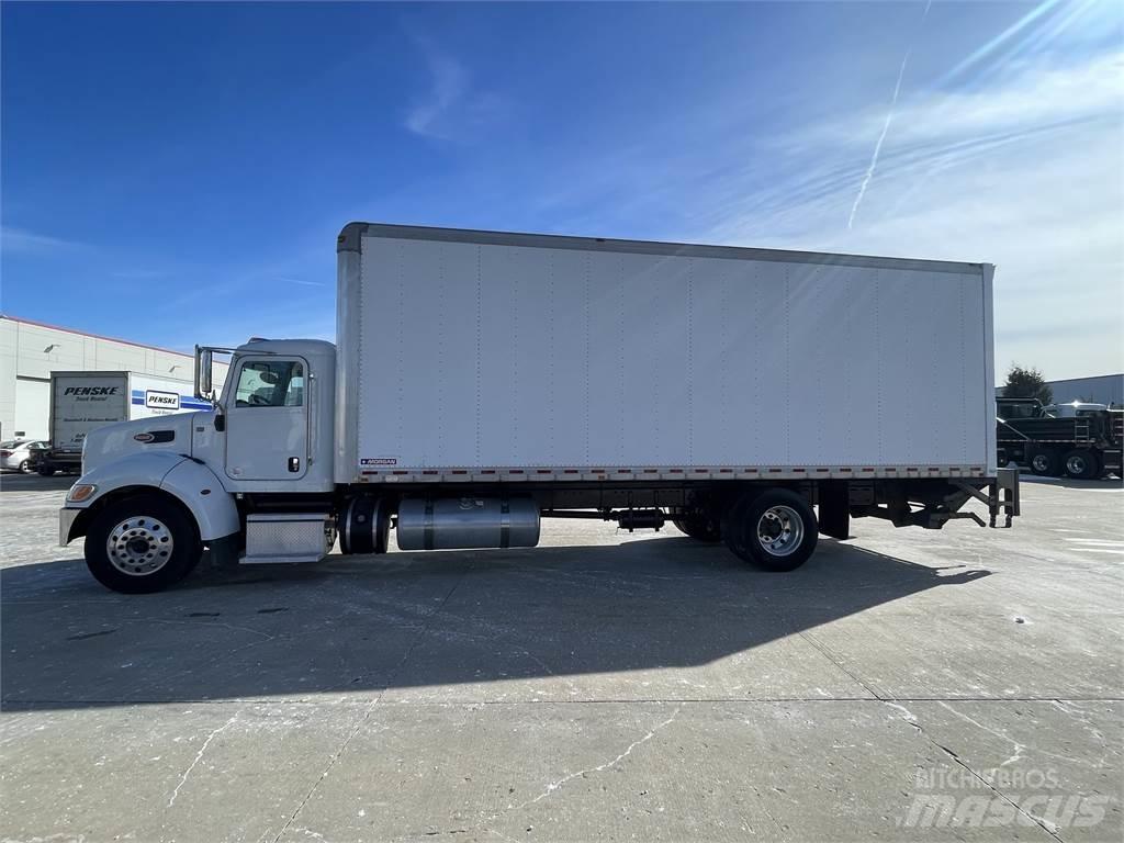 Peterbilt 337 Skříňová nástavba