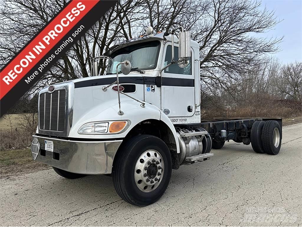 Peterbilt 337 Nákladní vozidlo bez nástavby