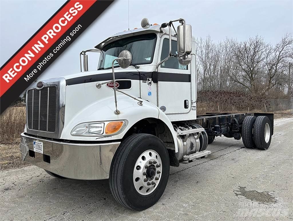 Peterbilt 337 Nákladní vozidlo bez nástavby