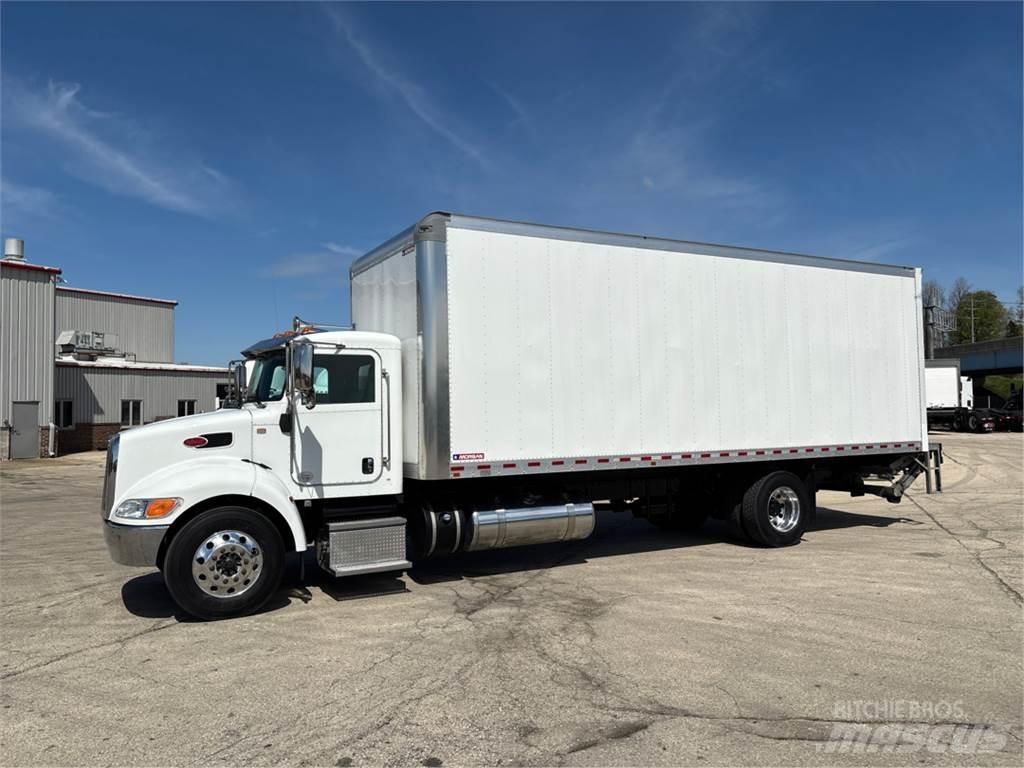 Peterbilt 337 Skříňová nástavba