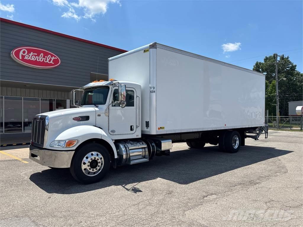 Peterbilt 337 Skříňová nástavba