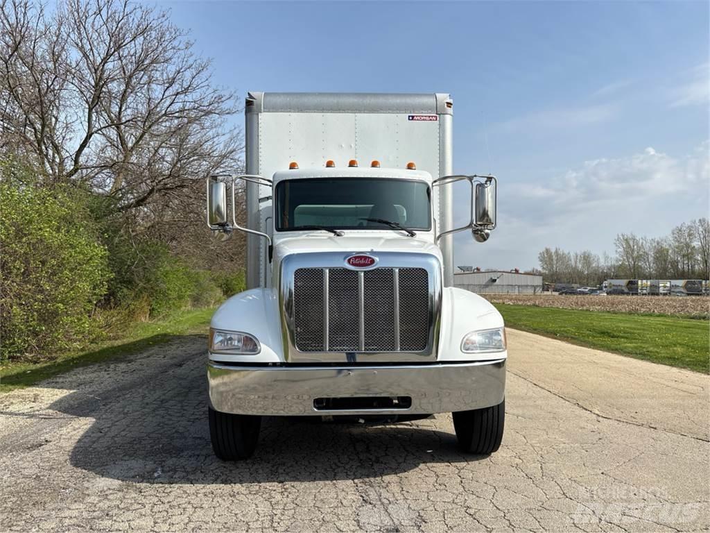 Peterbilt 337 Skříňová nástavba