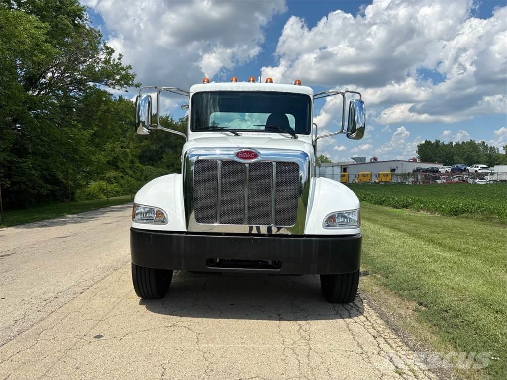 Peterbilt 337 Nákladní vozidlo bez nástavby