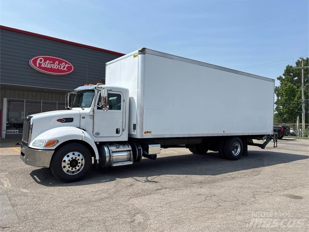 Peterbilt 337 Skříňová nástavba