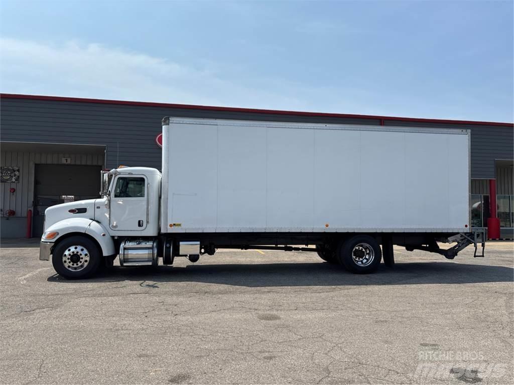 Peterbilt 337 Skříňová nástavba