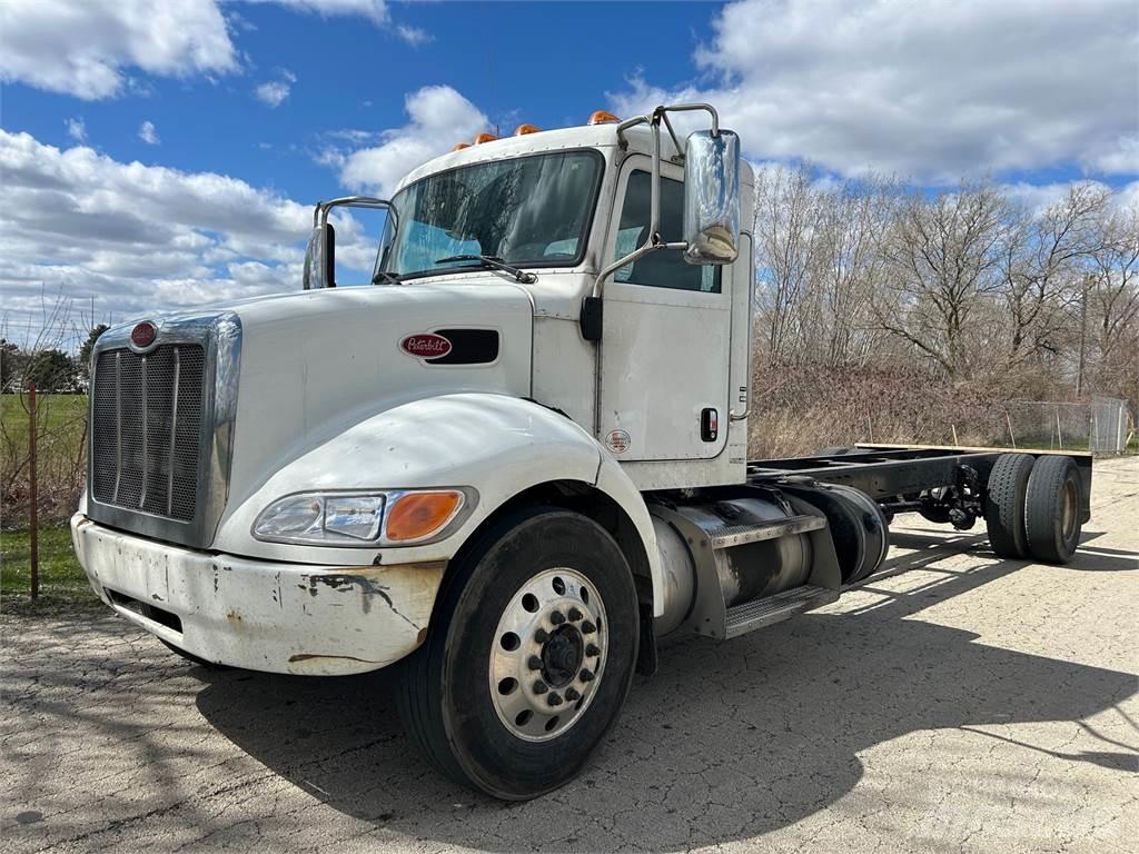 Peterbilt 337 Nákladní vozidlo bez nástavby