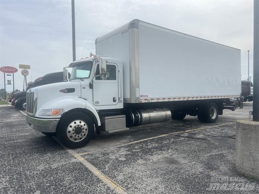 Peterbilt 337 Skříňová nástavba