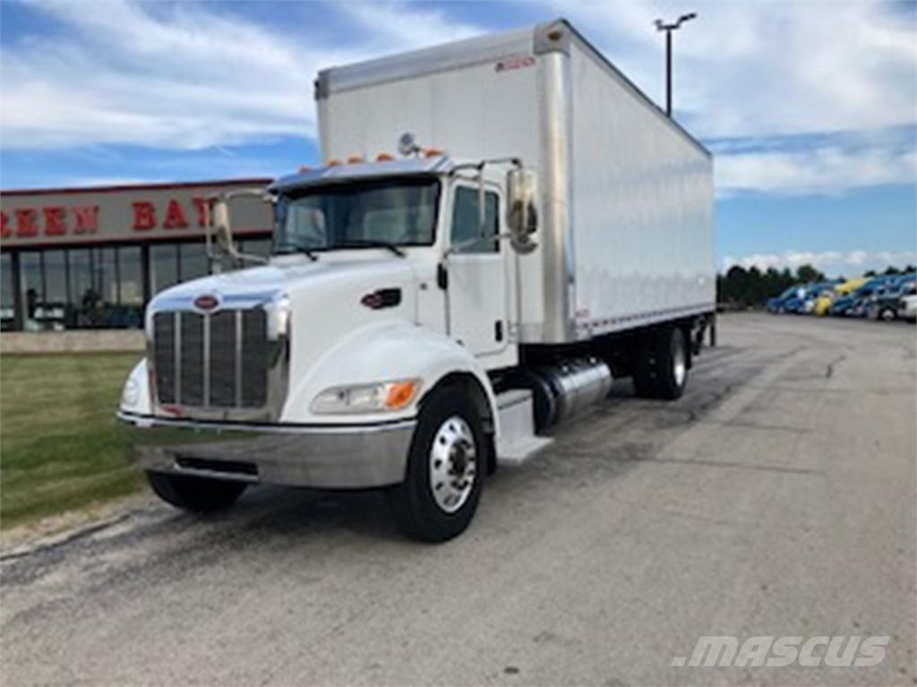Peterbilt 337 Skříňová nástavba