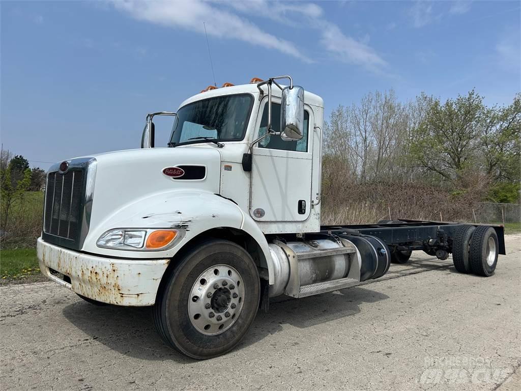 Peterbilt 337 Nákladní vozidlo bez nástavby