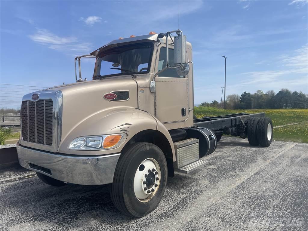 Peterbilt 337 Nákladní vozidlo bez nástavby