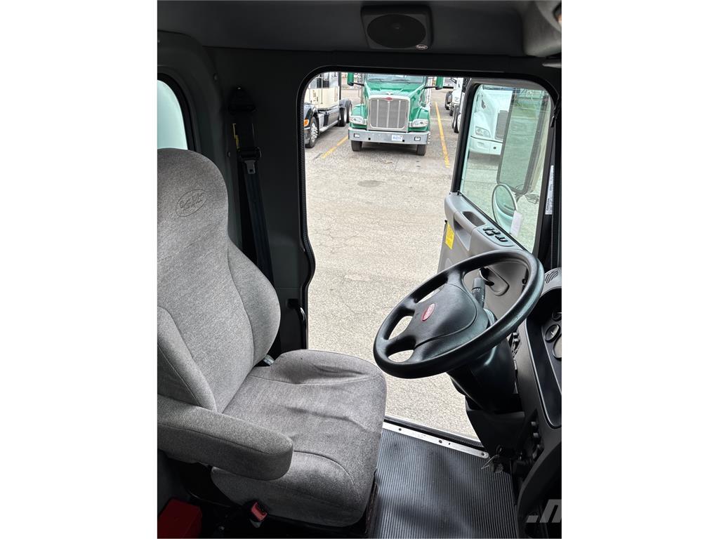 Peterbilt 337 Další