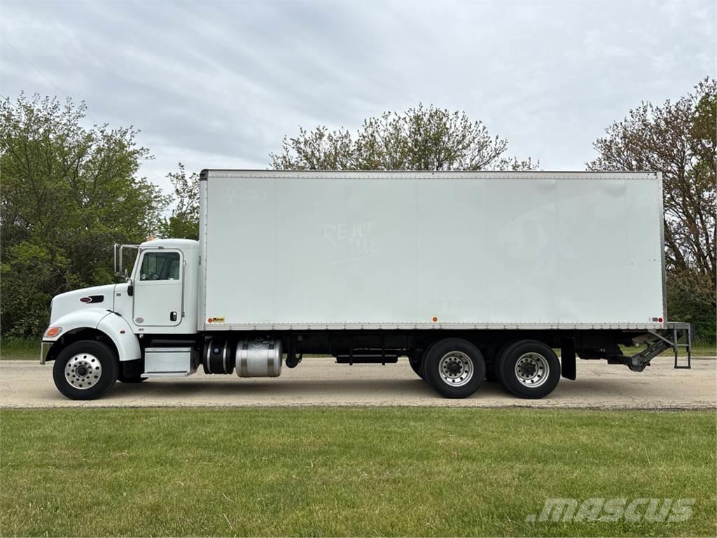 Peterbilt 348 Skříňová nástavba