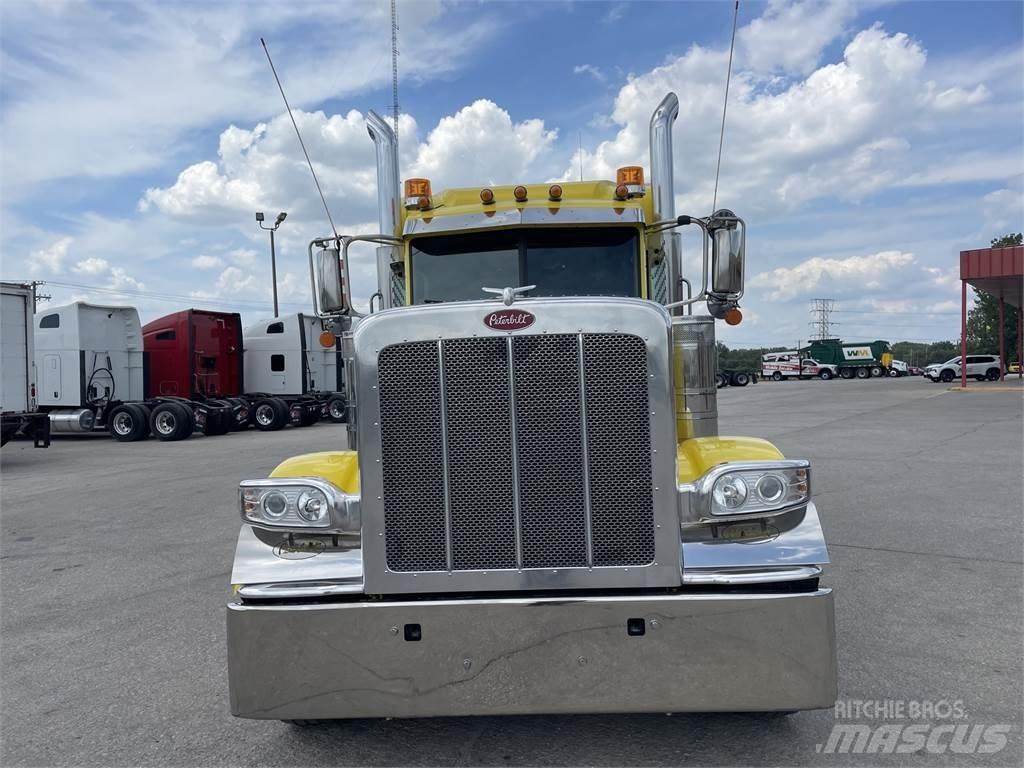 Peterbilt 389 Tahače