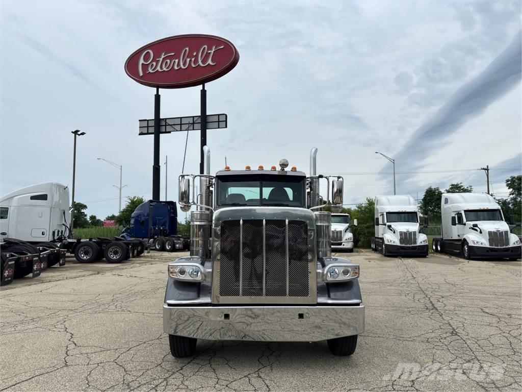 Peterbilt 389 Další